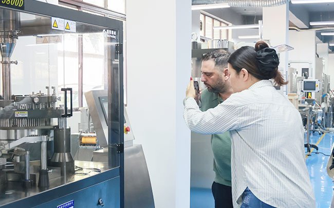 US-amerikanischer Hersteller von Amoxicillin-Kapseln lobt die Kapselfüllmaschine NJP-3800D von Rich Packing – löst Probleme beim Abfüllen von Feinpulver